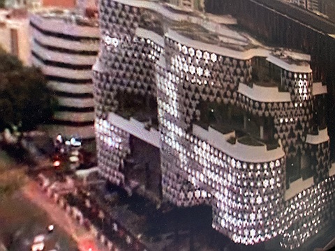 Crystal Mesh - Ornamental and granulated light- and media facade, Singapore (2010, realities:united)